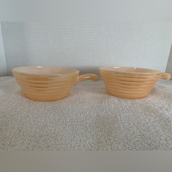 Set of 2 Fire King BeeHive Oven Ware Handle Soup Bowls | Peach Luster | Vintage - Picture 3 of 8